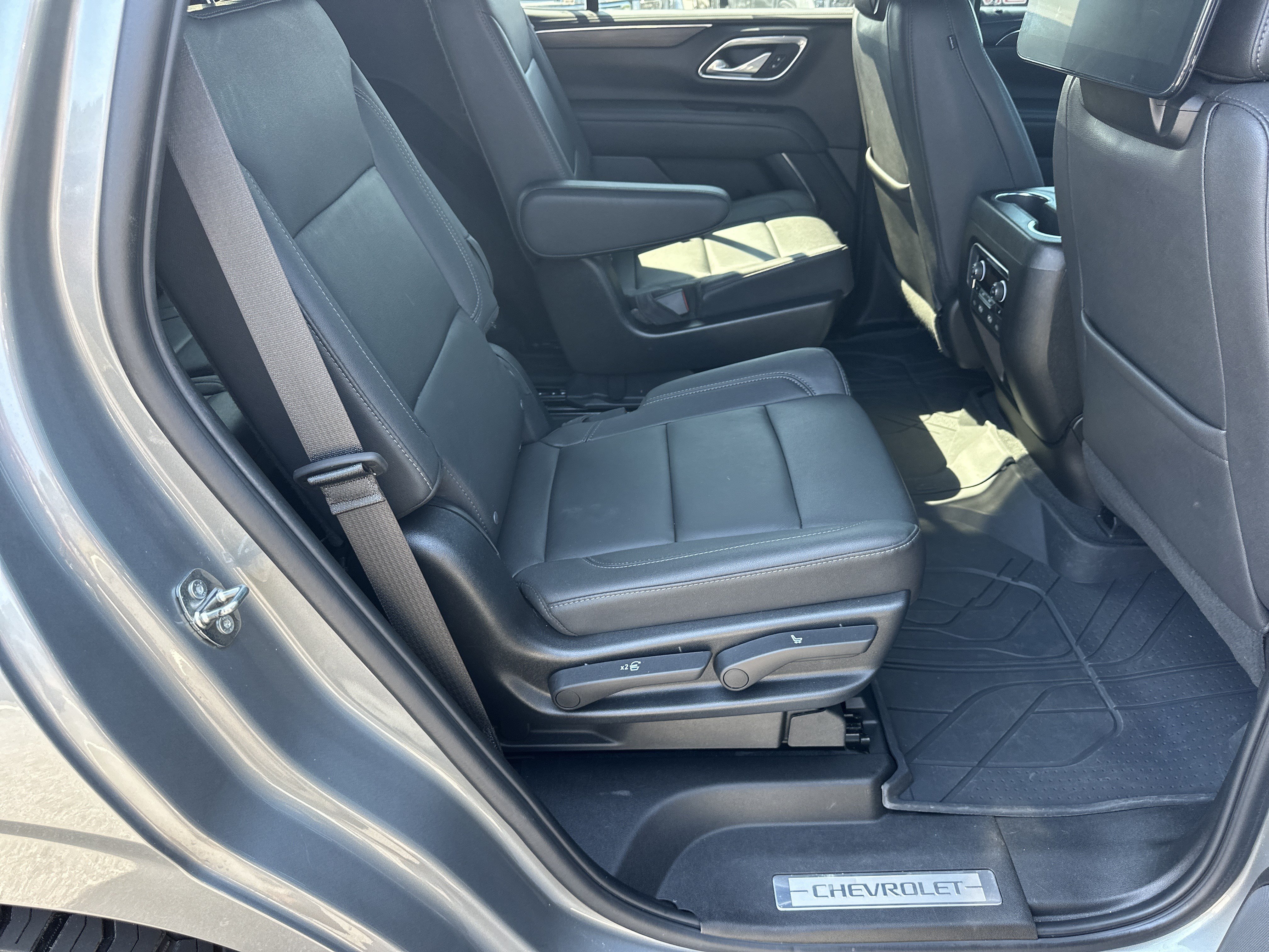 Certified 2023 Chevrolet Tahoe Z71 w/ Luxury Package AWD/4WD image 16