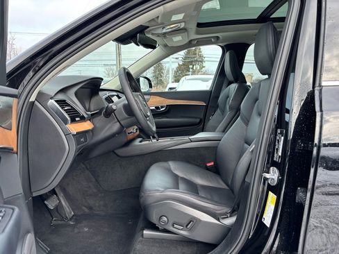 Used 2024 Volvo XC90 B6 Plus image 16