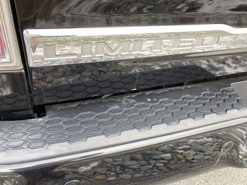 Used 2018 RAM 2500 Limited image 11