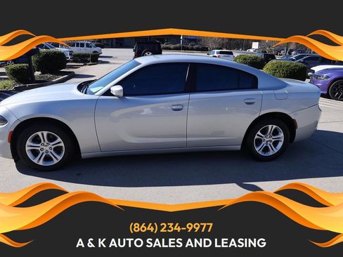 Used 2020 Dodge Charger SXT w/ Leather Interior Group image 2