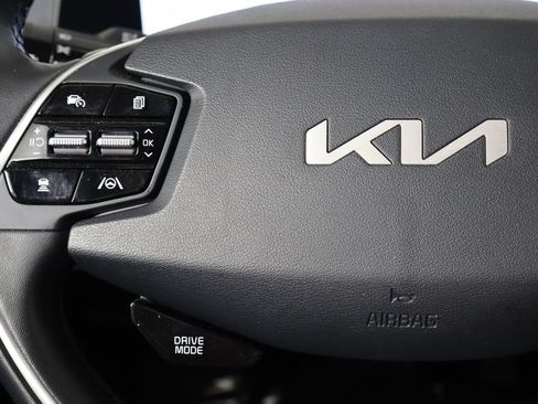 Used 2024 Kia EV6 Light RWD image 8