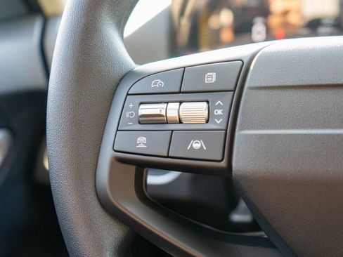 New 2025 Kia K4 LX image 18