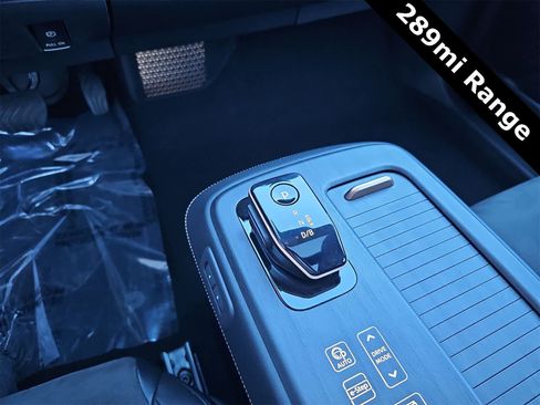 Used 2023 Nissan Ariya PREMIERE image 21