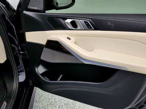 Used 2021 BMW X5 xDrive40i w/ M Sport Package image 26