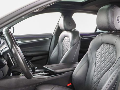 Used 2021 BMW 540i xDrive w/ M Sport Package image 24