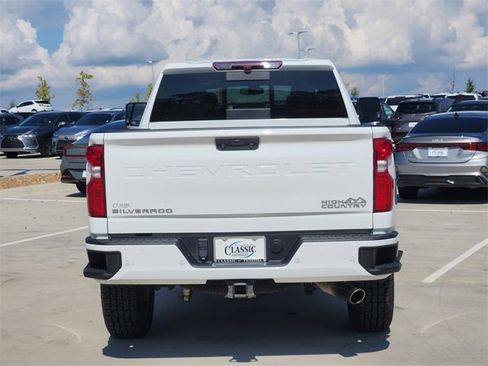 Used 2023 Chevrolet Silverado 2500 High Country w/ Safety Package II image 7