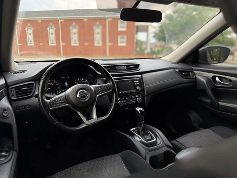 Used 2017 Nissan Rogue SV AWD/4WD image 11