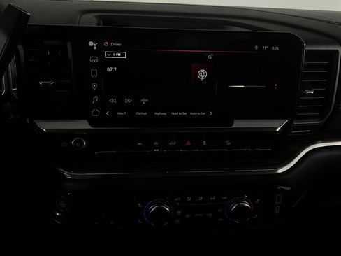 Used 2023 GMC Sierra 1500 SLE image 21