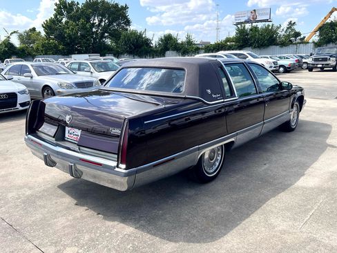Used 1996 Cadillac Fleetwood Brougham image 24