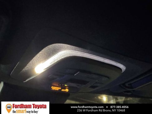Used 2024 Toyota Corolla SE w/ SE Premium Package FWD image 27