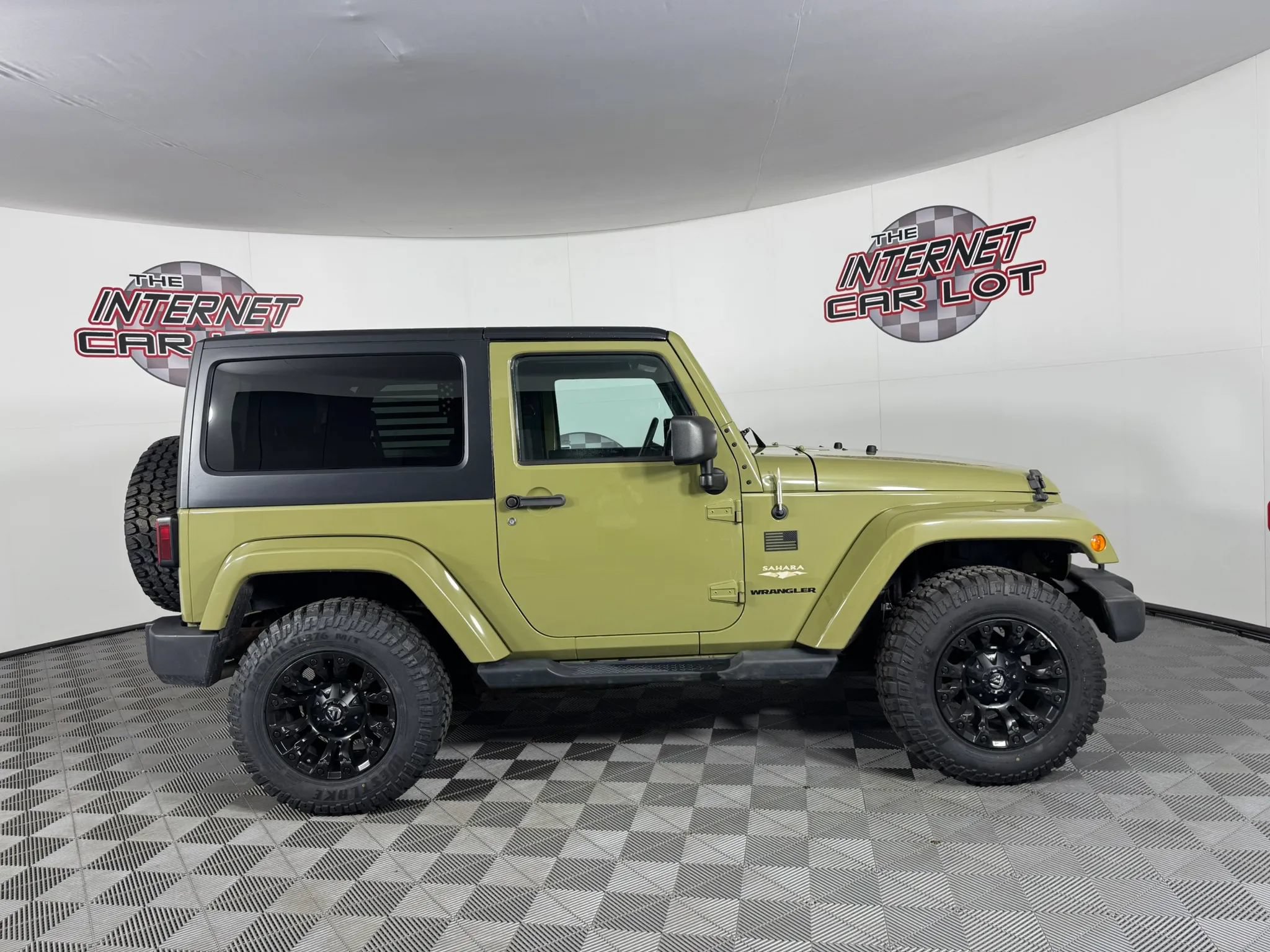 Used 2013 Jeep Wrangler Sahara w/ Connectivity Group AWD/4WD image 8