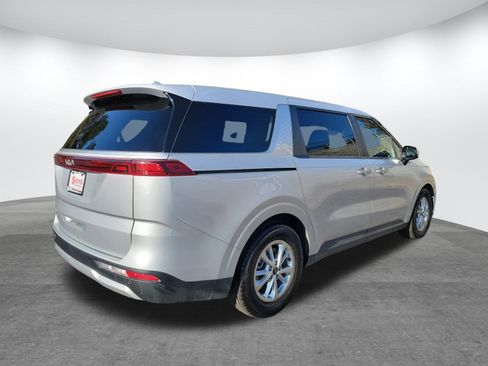 Used 2023 Kia Carnival LX image 26