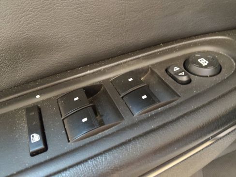 Used 2017 Chevrolet Traverse LT w/ Style and Technology Package FWD image 27