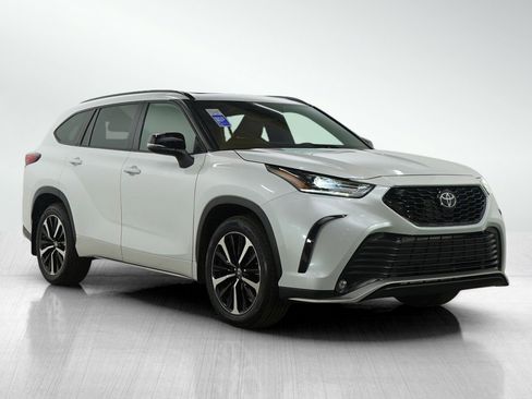 Used 2022 Toyota Highlander XSE image 7