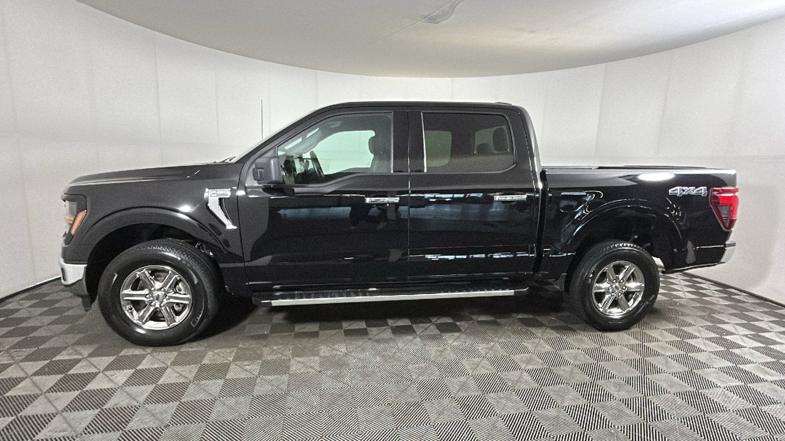 Used 2025 Ford F150 XLT w/ Equipment Group 301A Standard AWD/4WD image 6