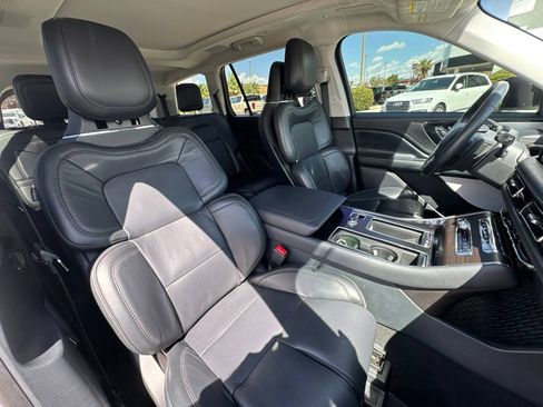 Used 2025 Lincoln Aviator Reserve w/ Luxury Package AWD/4WD image 32