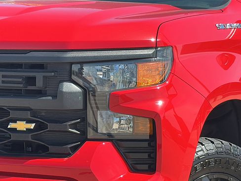 Used 2023 Chevrolet Silverado 1500 Custom image 4
