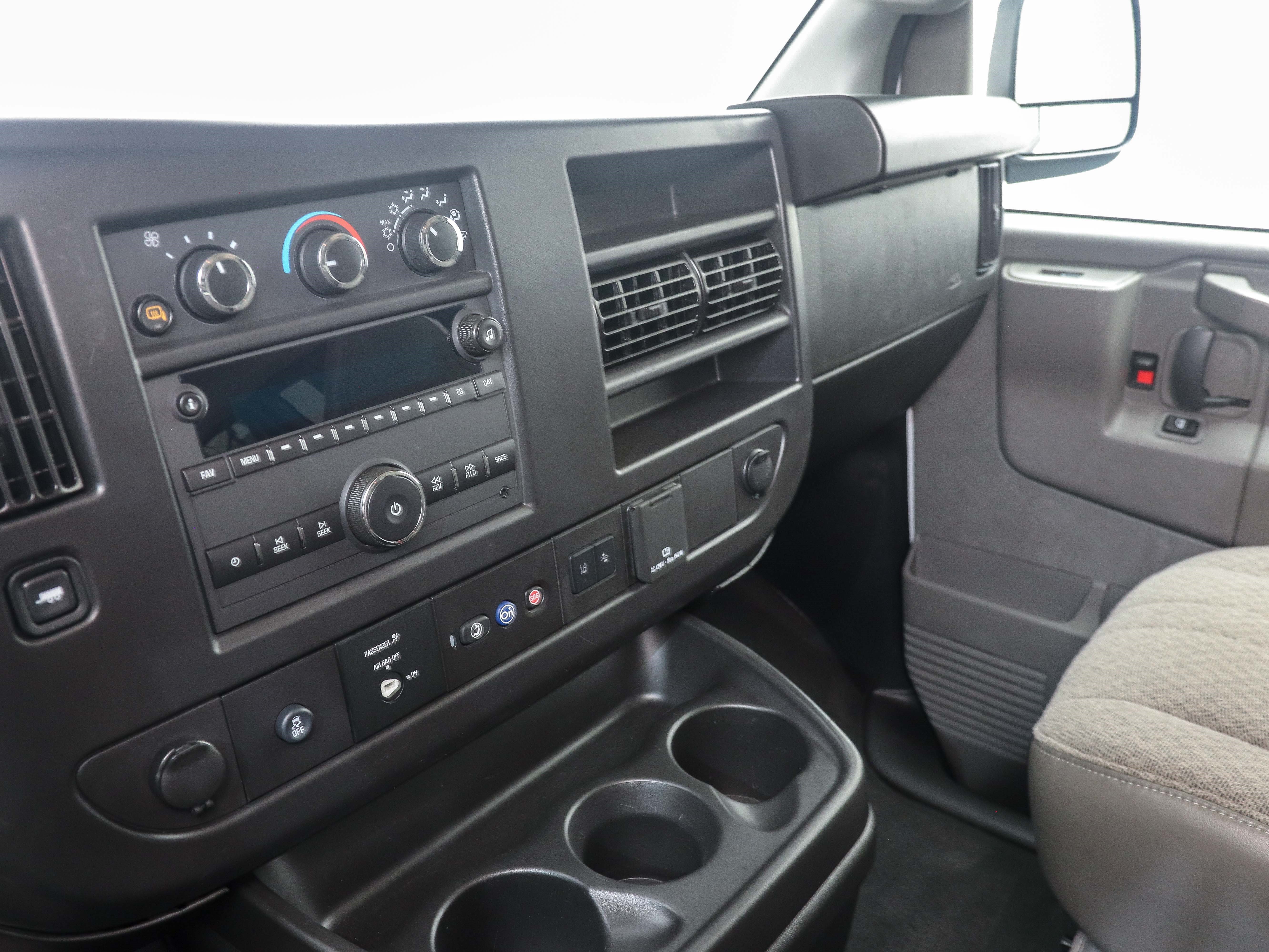 Used 2025 GMC Savana 3500 LT w/ LT Preferred Equipment Group RWD image 14