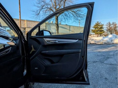 Used 2017 Cadillac XT5 Luxury image 12