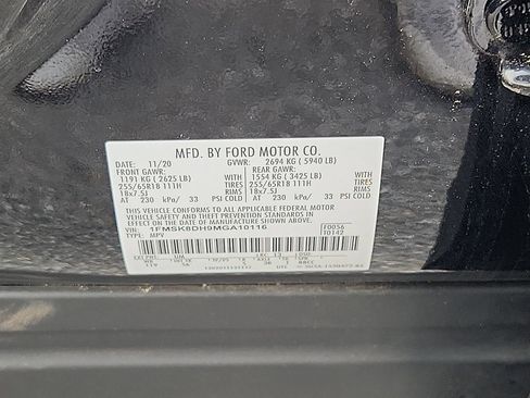 Used 2021 Ford Explorer XLT w/ Equipment Group 202A AWD/4WD image 28