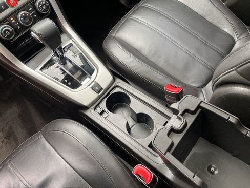 Used 2014 Chevrolet Captiva Sport LT w/ Convenience Package image 9