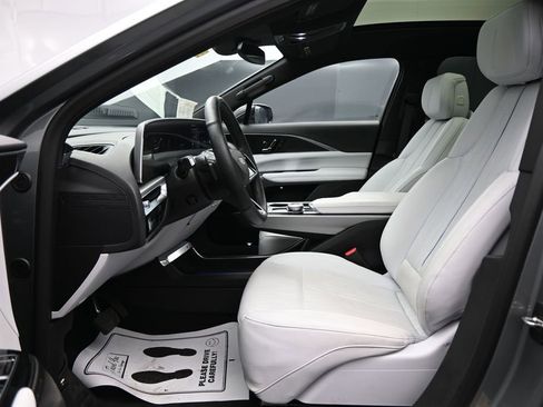 Used 2024 Cadillac Lyriq Luxury w/ LPO, Floor Liner Package AWD/4WD image 9