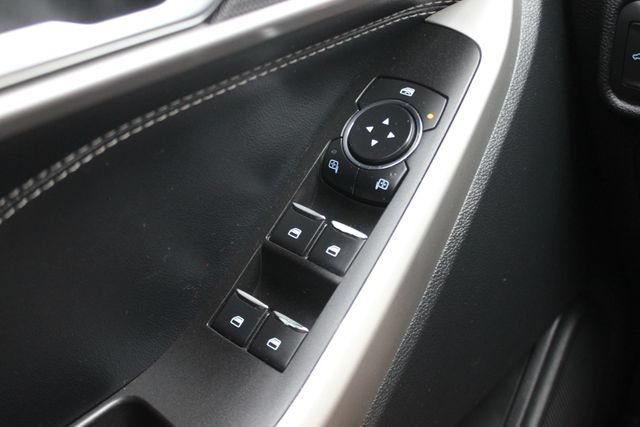 Used 2021 Ford Explorer XLT w/ Equipment Group 202A AWD/4WD image 19