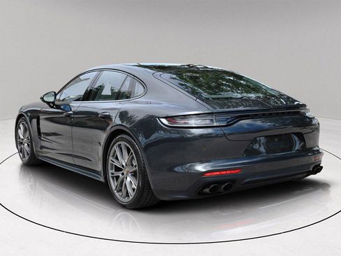 Used 2023 Porsche Panamera GTS image 3