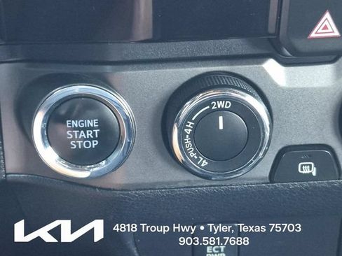 Used 2016 Toyota Tacoma TRD Off-Road w/ Towing Package AWD/4WD image 30