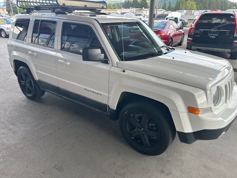 Used 2011 Jeep Patriot Latitude w/ Sun/Sound Group AWD/4WD image 1