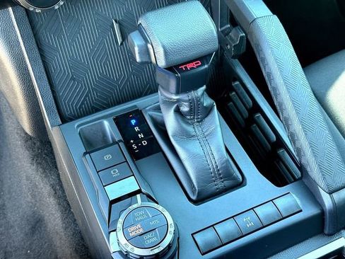 Used 2024 Toyota Tacoma TRD Off-Road image 18