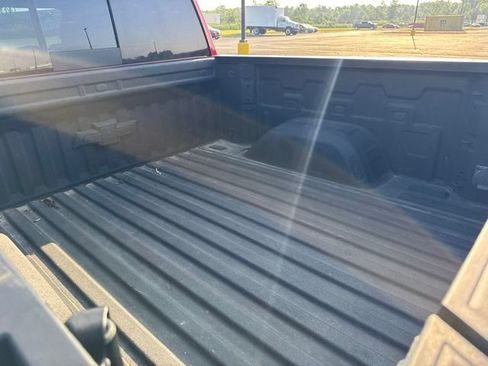 Used 2024 Chevrolet Silverado 1500 LT AWD/4WD image 7