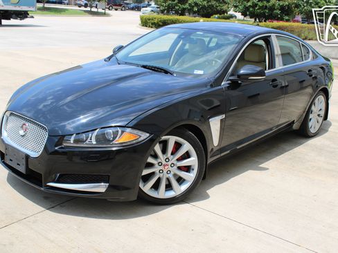 Used 2014 Jaguar XF 3.0 RWD image 13