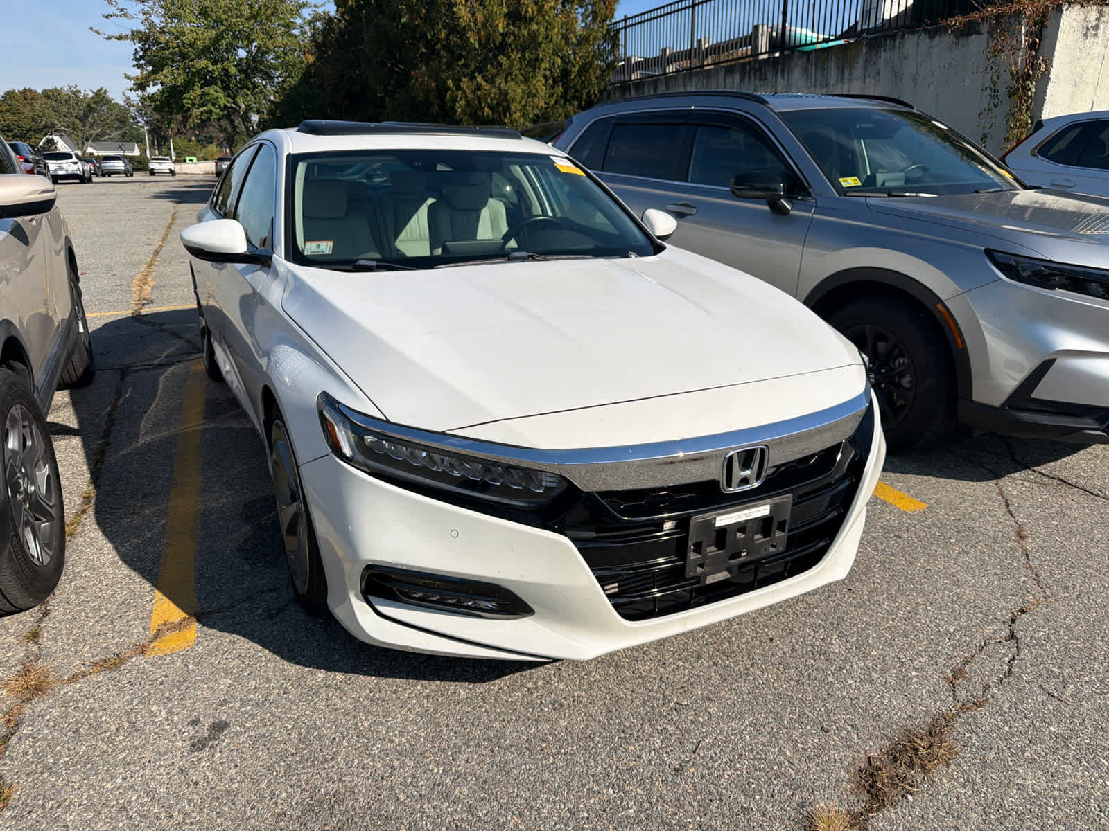 Used 2018 Honda Accord Touring image 2