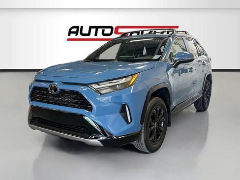 Used 2024 Toyota RAV4 SE AWD/4WD image 3