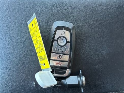 Certified 2024 Ford Edge SEL w/ Convenience Package AWD/4WD image 15