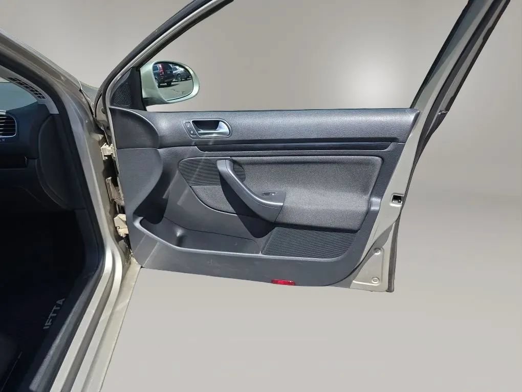 Used 2013 Volkswagen Jetta SE FWD image 41
