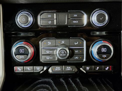 Used 2023 GMC Yukon Denali image 16