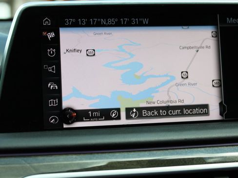 Used 2017 BMW 750i RWD image 31