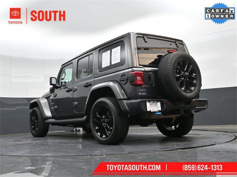 Used 2022 Jeep Wrangler Unlimited Sahara image 39