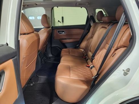 Used 2024 Nissan Rogue Platinum w/ Platinum Premium Package AWD/4WD image 23