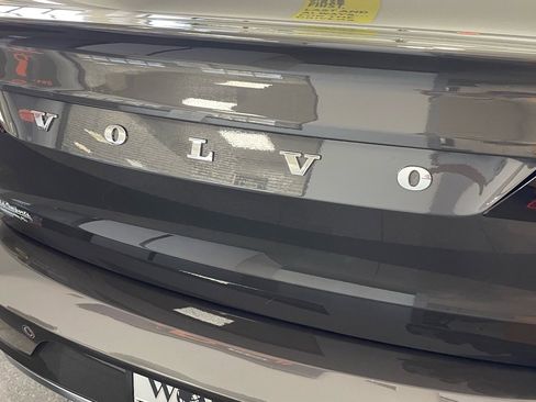 Used 2023 Volvo S90 B6 Ultimate w/ Protection Package Premier image 19