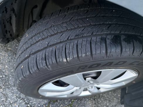 Used 2013 MAZDA MAZDA3 i SV w/ Convenience Pkg image 27