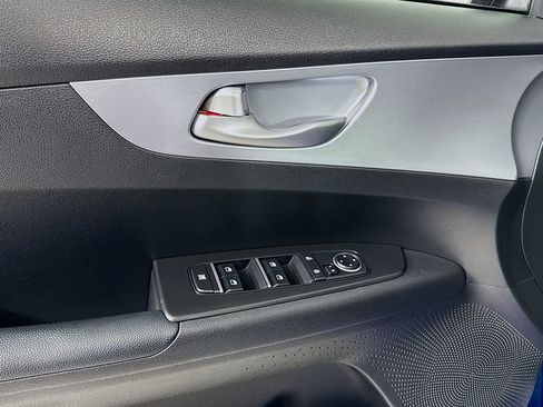 Used 2023 Kia Forte LXS w/ LXS Technology Package FWD image 18