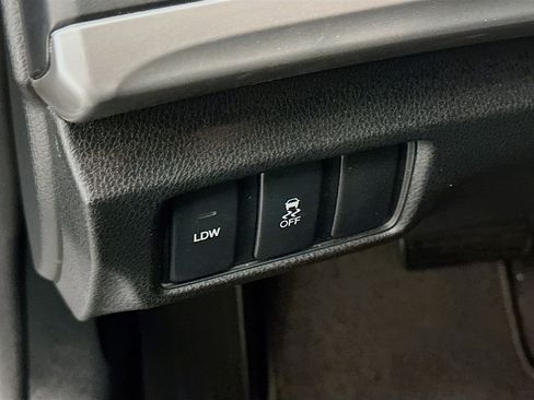 Used 2015 Honda Crosstour EX-L image 17