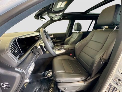 Certified 2025 Mercedes-Benz GLS 450 4MATIC image 22