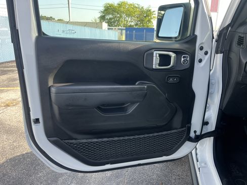 Used 2024 Jeep Wrangler Sport AWD/4WD image 11