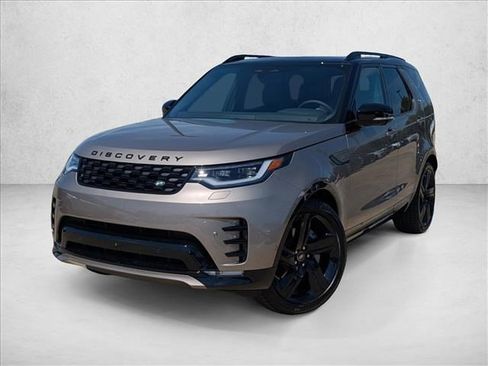 New 2025 Land Rover Discovery Dynamic SE image 1