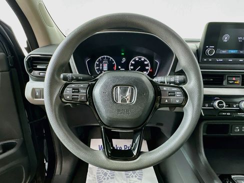 Used 2023 Honda Pilot LX image 10