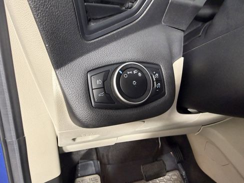 Used 2017 Ford Escape SE w/ Equipment Group 201A FWD image 23